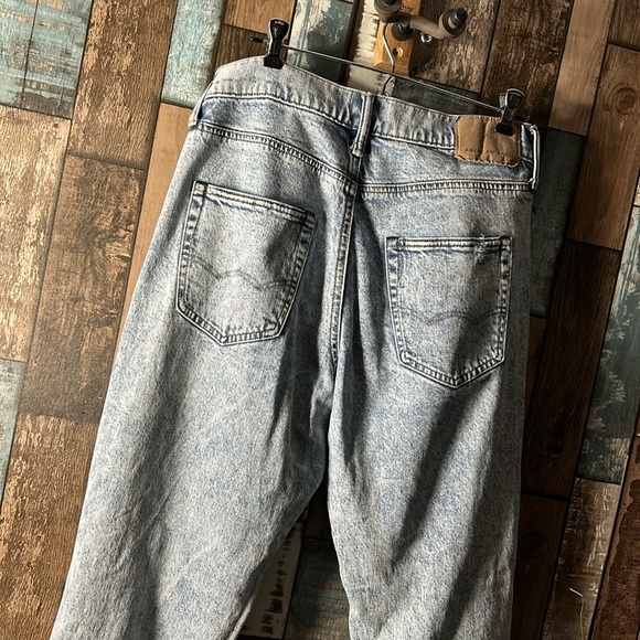 American Eagle flex 29x30 acid washed high waisted jeans - Picture 11 of 16